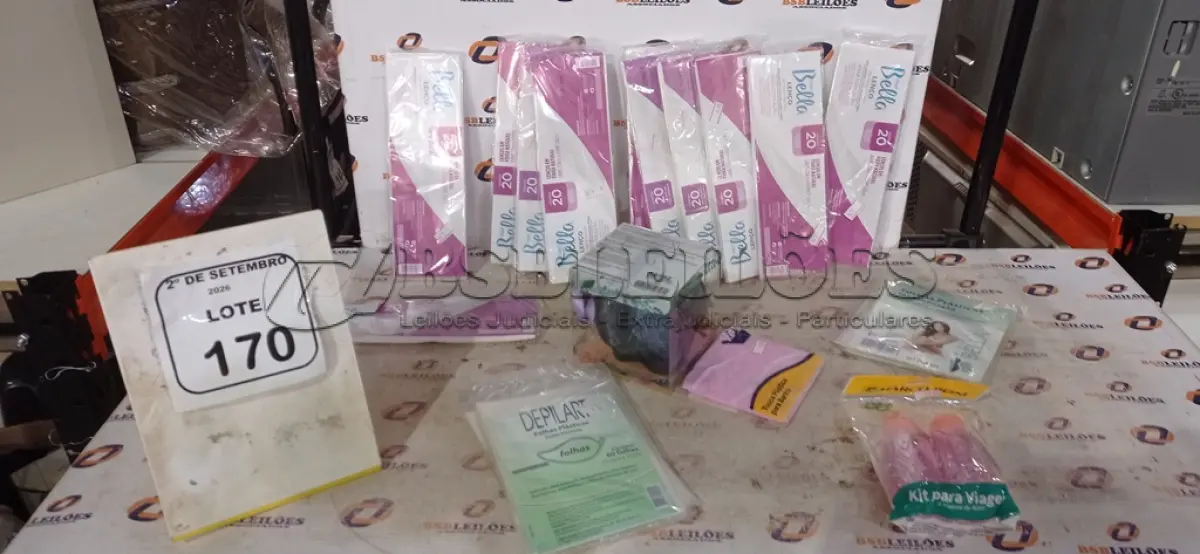 LOTE 170 - 01 LOTE COM UTENSÍLIOS DE HIGIENE E CUIDADOS PESSOAIS DIVERSOS. (NO ESTADO) ATENÇÃO! FAZER A VISITAÇÃO ANTES DE ARREMATAR, NÃO SABEMOS SE FUNCIONA, LEILÃO NÃO TEM GARANTIA E NEM DEVOLUÇÃO, SUJEITO A POSSÍVEIS AVARIAS VISÍVEIS/OCULTAS E/OU AUSÊNCIA DE COMPONENTES.