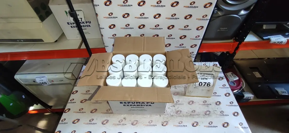 LOTE 076 - 12 UNIDADES DE ESPUMA PU EXPANSIVA COM 500ML CADA MARCA EIXO NOBRE. (NO ESTADO) ATENÇÃO! FAZER A VISITAÇÃO ANTES DE ARREMATAR, NÃO SABEMOS SE FUNCIONA, LEILÃO NÃO TEM GARANTIA E NEM DEVOLUÇÃO, SUJEITO A POSSÍVEIS AVARIAS VISÍVEIS/OCULTAS E/OU AUSÊNCIA DE COMPONENTES.