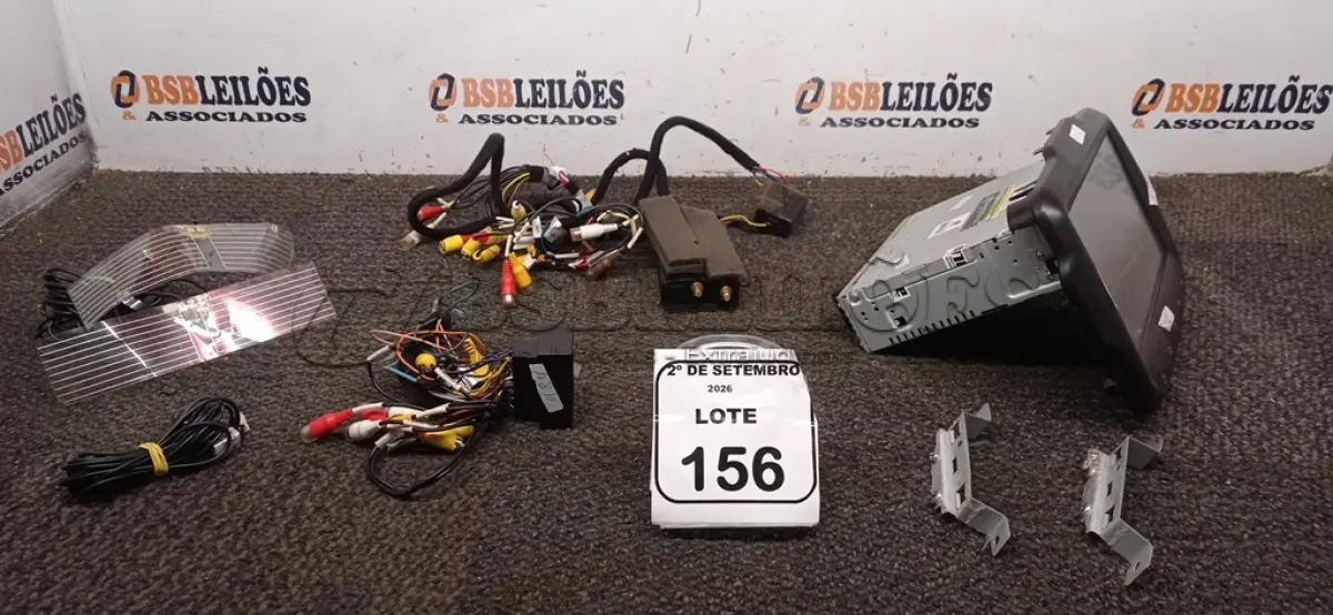 LOTE 156 - 01 MULTIMIDIA AUTOMOTIVA. (NO ESTADO) ATENÇÃO! FAZER A VISITAÇÃO ANTES DE ARREMATAR, NÃO SABEMOS SE FUNCIONA, LEILÃO NÃO TEM GARANTIA E NEM DEVOLUÇÃO, SUJEITO A POSSÍVEIS AVARIAS VISÍVEIS/OCULTAS E/OU AUSÊNCIA DE COMPONENTES.