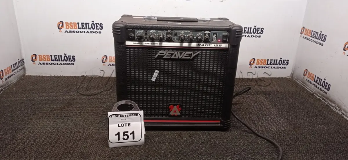 LOTE 151 - 01 CAIXA AMPLIFICADORA MODELO RAGE 158 MARCA PEAVEY 110V. (NO ESTADO) ATENÇÃO! FAZER A VISITAÇÃO ANTES DE ARREMATAR, NÃO SABEMOS SE FUNCIONA, LEILÃO NÃO TEM GARANTIA E NEM DEVOLUÇÃO, SUJEITO A POSSÍVEIS AVARIAS VISÍVEIS/OCULTAS E/OU AUSÊNCIA DE COMPONENTES.