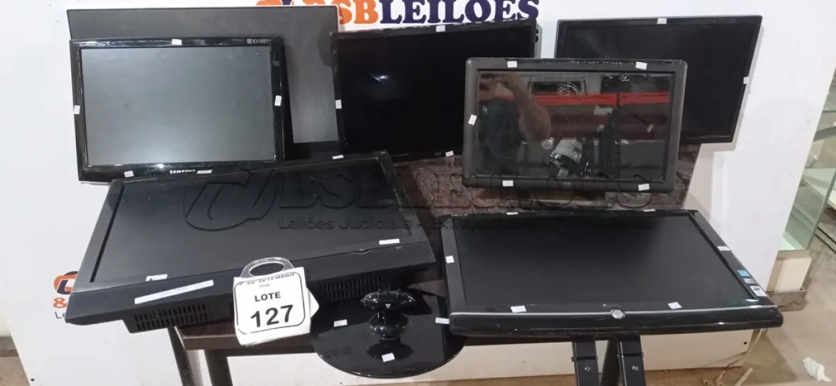 LOTE 127 - 07 MONITORES DE MARCAS E MODELOS DIVERSOS. (NO ESTADO) ATENÇÃO! FAZER A VISITAÇÃO ANTES DE ARREMATAR, NÃO SABEMOS SE FUNCIONA, LEILÃO NÃO TEM GARANTIA E NEM DEVOLUÇÃO, SUJEITO A POSSÍVEIS AVARIAS VISÍVEIS/OCULTAS E/OU AUSÊNCIA DE COMPONENTES.