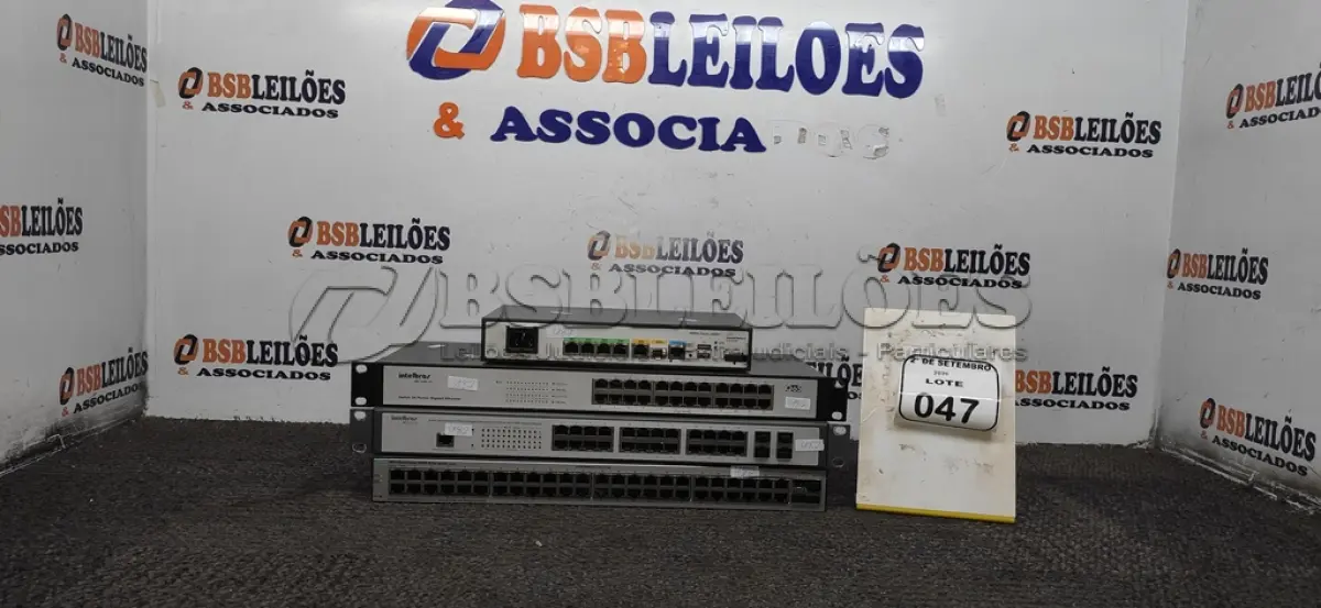 LOTE 047 - 01 ROTEADOR MODELO MSR954 JH296A E 03 SWITCHS DE MARCAS E MODELOS DIVERSOS. (NO ESTADO) ATENÇÃO! FAZER A VISITAÇÃO ANTES DE ARREMATAR, NÃO SABEMOS SE FUNCIONA, LEILÃO NÃO TEM GARANTIA E NEM DEVOLUÇÃO, SUJEITO A POSSÍVEIS AVARIAS VISÍVEIS/OCULTAS E/OU AUSÊNCIA DE COMPONENTES.