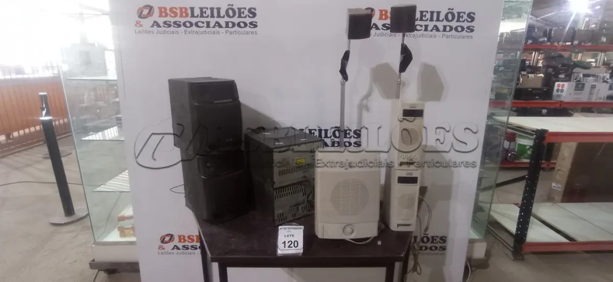 LOTE 120 - 01 APARELHO DE SOM MODELO FD-N036 COM 02 CAIXAS MARCA AIWA, 01 POWERED SUBWOOFER COM 02 CAIXAS MULTIMIDIA MARCA ALTEC LANSING E 02 CAIXAS DE SOM MODELO SS-TS300. (NO ESTADO) ATENÇÃO! FAZER A VISITAÇÃO ANTES DE ARREMATAR, NÃO SABEMOS SE FUNCIONA, LEILÃO NÃO TEM GARANTIA E NEM DEVOLUÇÃO, SUJEITO A POSSÍVEIS AVARIAS VISÍVEIS/OCULTAS E/OU AUSÊNCIA DE COMPONENTES.