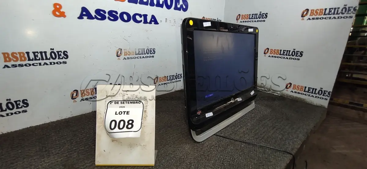 LOTE 008 - 01 COMPUTADOR ALL IN ONE MARCA AOC. (NO ESTADO) ATENÇÃO! FAZER A VISITAÇÃO ANTES DE ARREMATAR, NÃO SABEMOS SE FUNCIONA, LEILÃO NÃO TEM GARANTIA E NEM DEVOLUÇÃO, SUJEITO A POSSÍVEIS AVARIAS VISÍVEIS/OCULTAS E/OU AUSÊNCIA DE COMPONENTES.
