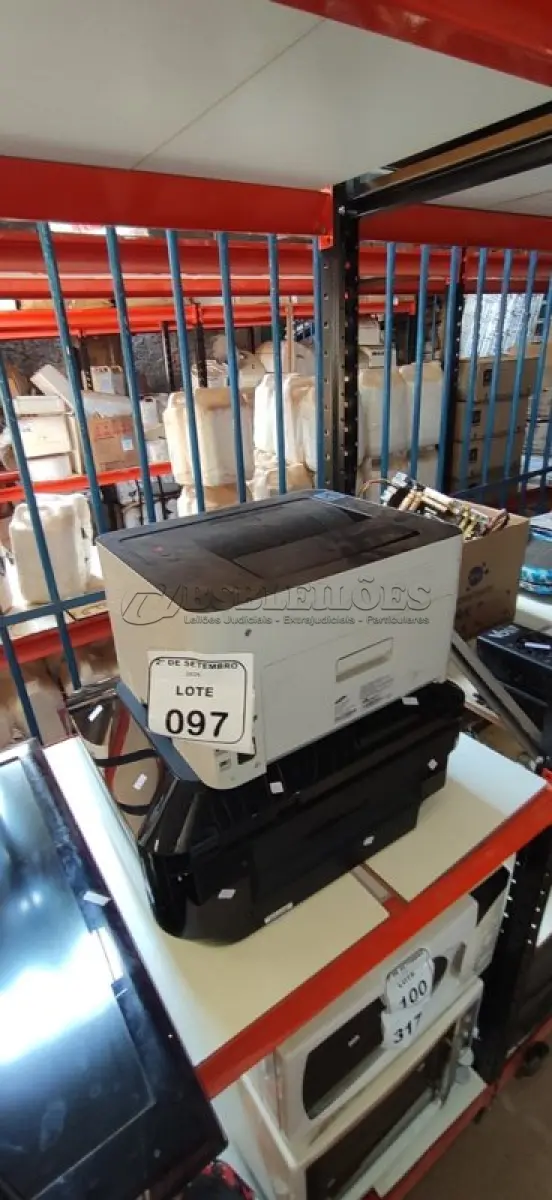 LOTE 097 - 01 IMPRESSORA MODELO MX922 MARCA CANON E 01 IMPRESSORA MODELO C410W MARCA SAMSUNG. (NO ESTADO) ATENÇÃO! FAZER A VISITAÇÃO ANTES DE ARREMATAR, NÃO SABEMOS SE FUNCIONA, LEILÃO NÃO TEM GARANTIA E NEM DEVOLUÇÃO, SUJEITO A POSSÍVEIS AVARIAS VISÍVEIS/OCULTAS E/OU AUSÊNCIA DE COMPONENTES.
