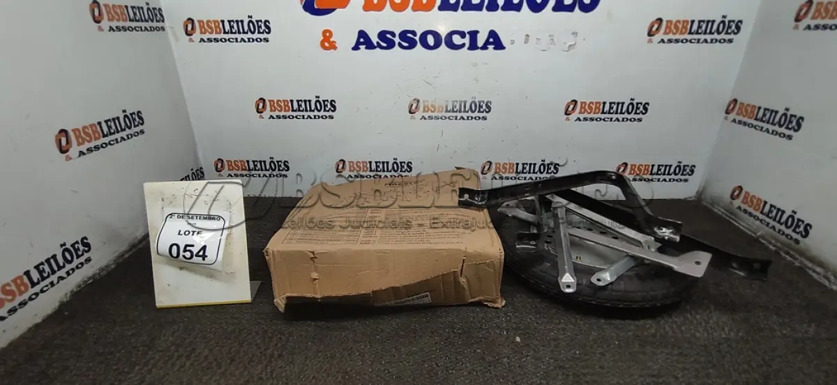 LOTE 054 - 02 KITS DE RODA DE CARRINHO DE MÃO. (NO ESTADO) ATENÇÃO! FAZER A VISITAÇÃO ANTES DE ARREMATAR, NÃO SABEMOS SE FUNCIONA, LEILÃO NÃO TEM GARANTIA E NEM DEVOLUÇÃO, SUJEITO A POSSÍVEIS AVARIAS VISÍVEIS/OCULTAS E/OU AUSÊNCIA DE COMPONENTES.