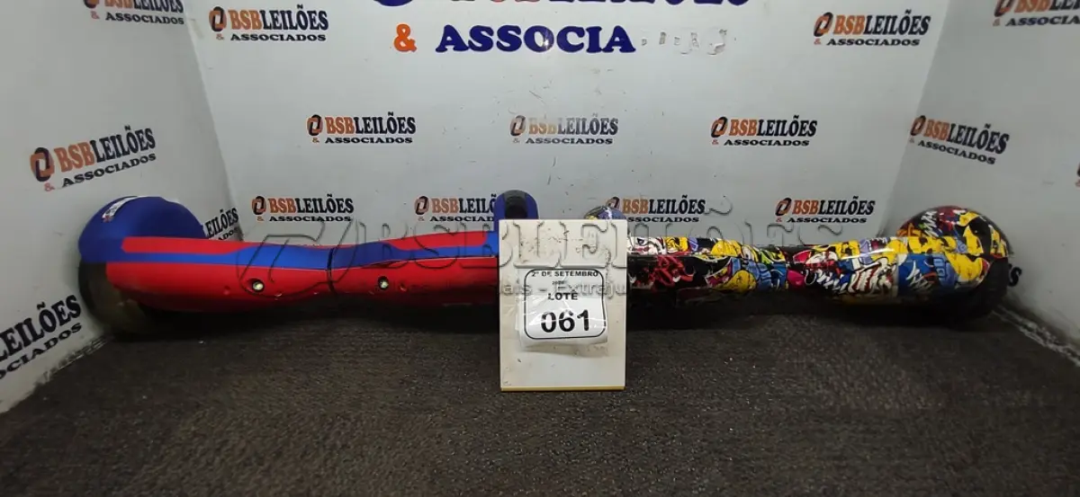 LOTE 061 - 02 HOVERBOARDS SEM CARREGADOR. (NO ESTADO) ATENÇÃO! FAZER A VISITAÇÃO ANTES DE ARREMATAR, NÃO SABEMOS SE FUNCIONA, LEILÃO NÃO TEM GARANTIA E NEM DEVOLUÇÃO, SUJEITO A POSSÍVEIS AVARIAS VISÍVEIS/OCULTAS E/OU AUSÊNCIA DE COMPONENTES.