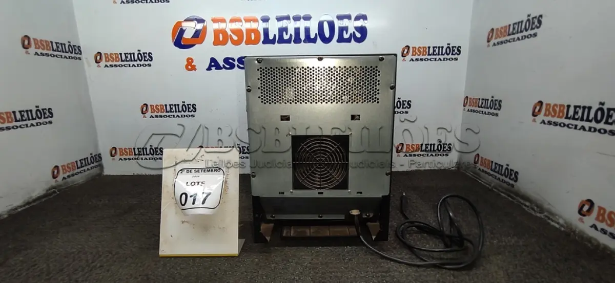 LOTE 017 - 01 ADEGA DE VINHOS MARCA SPICY. (NO ESTADO) ATENÇÃO! FAZER A VISITAÇÃO ANTES DE ARREMATAR, NÃO SABEMOS SE FUNCIONA, LEILÃO NÃO TEM GARANTIA E NEM DEVOLUÇÃO, SUJEITO A POSSÍVEIS AVARIAS VISÍVEIS/OCULTAS E/OU AUSÊNCIA DE COMPONENTES.