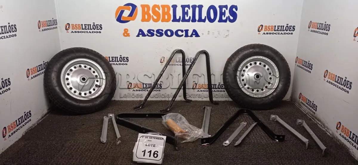 LOTE 116 - 02 KITS DE RODA DE CARRINHO DE MÃO. (NO ESTADO) ATENÇÃO! FAZER A VISITAÇÃO ANTES DE ARREMATAR, NÃO SABEMOS SE FUNCIONA, LEILÃO NÃO TEM GARANTIA E NEM DEVOLUÇÃO, SUJEITO A POSSÍVEIS AVARIAS VISÍVEIS/OCULTAS E/OU AUSÊNCIA DE COMPONENTES.
