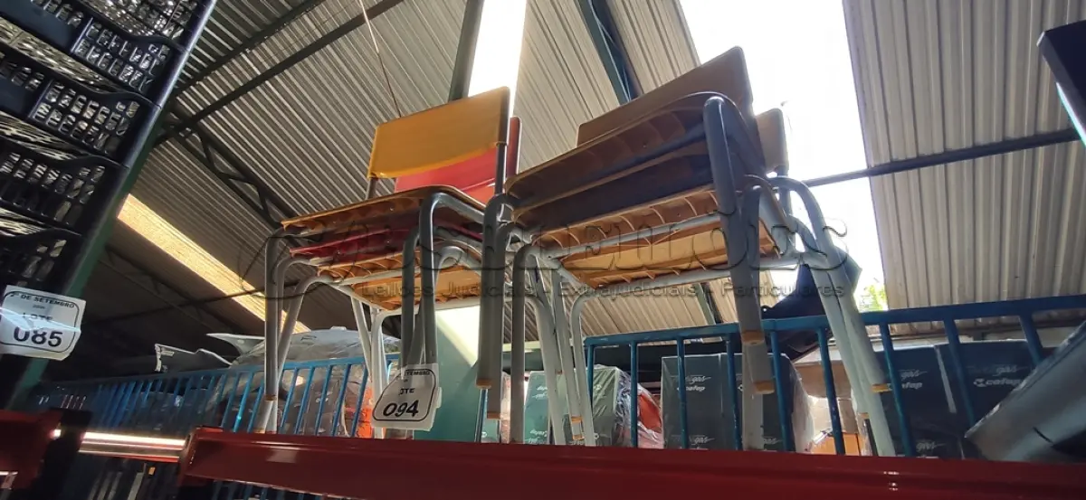 LOTE 094 - 06 CADEIRAS INFANTIS NA COR AMARELA. (NO ESTADO) ATENÇÃO! FAZER A VISITAÇÃO ANTES DE ARREMATAR, NÃO SABEMOS SE FUNCIONA, LEILÃO NÃO TEM GARANTIA E NEM DEVOLUÇÃO, SUJEITO A POSSÍVEIS AVARIAS VISÍVEIS/OCULTAS E/OU AUSÊNCIA DE COMPONENTES.