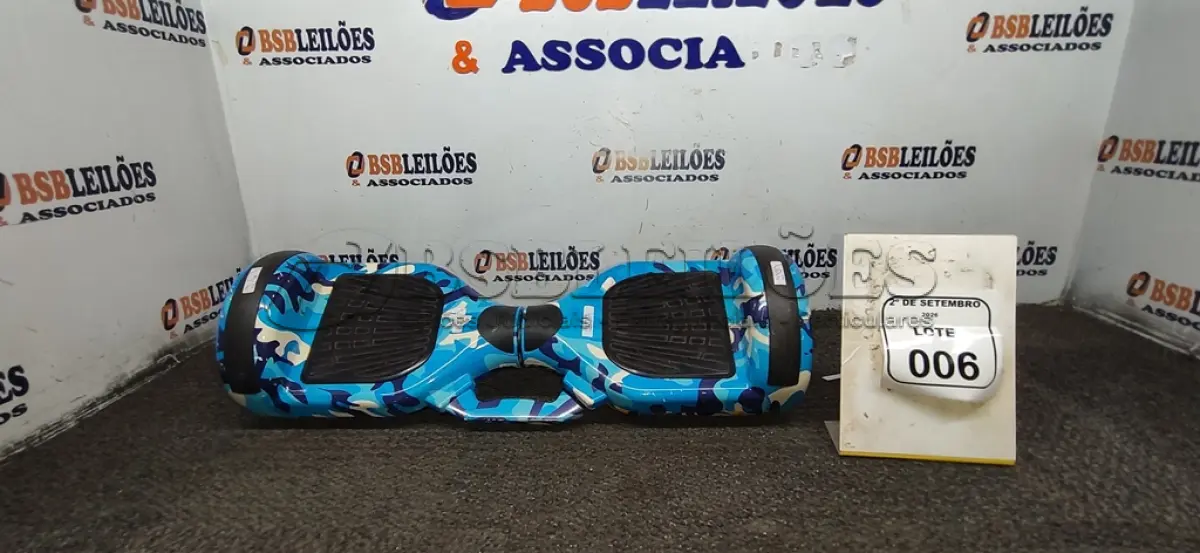 LOTE 006 - 01 HOVERBOARD SEM CARREGADOR. (NO ESTADO) ATENÇÃO! FAZER A VISITAÇÃO ANTES DE ARREMATAR, NÃO SABEMOS SE FUNCIONA, LEILÃO NÃO TEM GARANTIA E NEM DEVOLUÇÃO, SUJEITO A POSSÍVEIS AVARIAS VISÍVEIS/OCULTAS E/OU AUSÊNCIA DE COMPONENTES.
