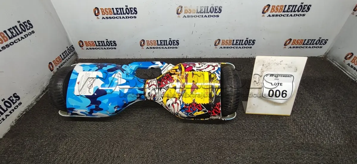 LOTE 006 - 01 HOVERBOARD SEM CARREGADOR. (NO ESTADO) ATENÇÃO! FAZER A VISITAÇÃO ANTES DE ARREMATAR, NÃO SABEMOS SE FUNCIONA, LEILÃO NÃO TEM GARANTIA E NEM DEVOLUÇÃO, SUJEITO A POSSÍVEIS AVARIAS VISÍVEIS/OCULTAS E/OU AUSÊNCIA DE COMPONENTES.