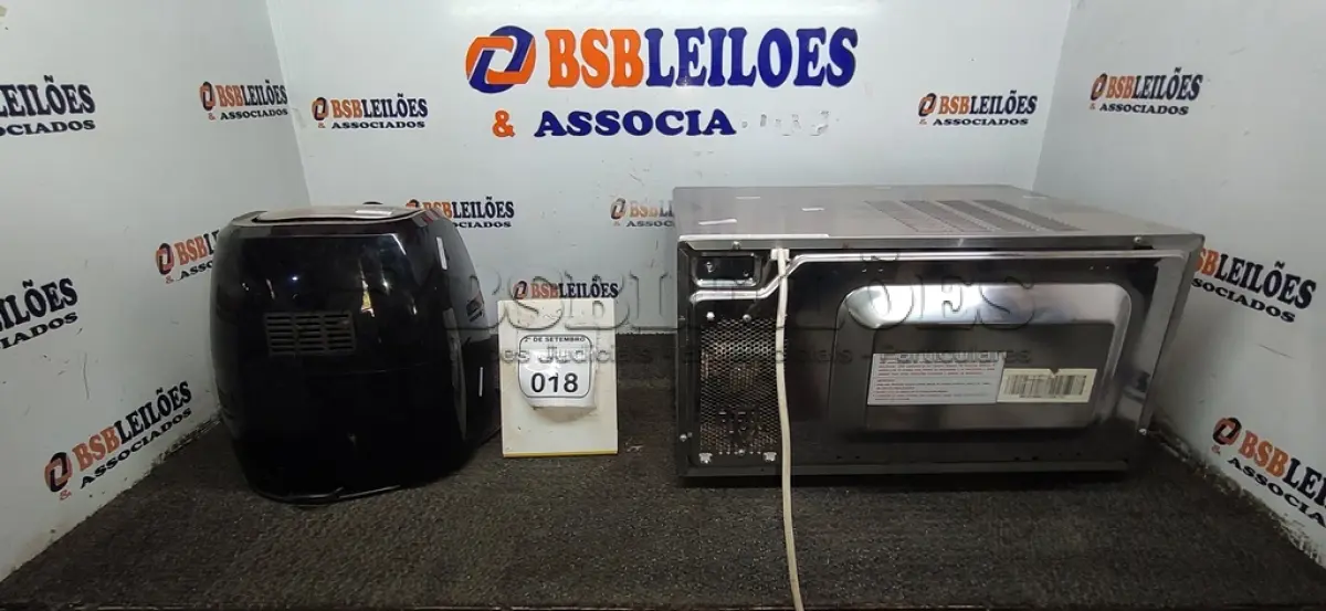 LOTE 018 - 01 MICRO-ONDAS MARCA BRASTEMP E 01 AIR FRYER DE 5,5L MARCA MONDIAL. (NO ESTADO) ATENÇÃO! FAZER A VISITAÇÃO ANTES DE ARREMATAR, NÃO SABEMOS SE FUNCIONA, LEILÃO NÃO TEM GARANTIA E NEM DEVOLUÇÃO, SUJEITO A POSSÍVEIS AVARIAS VISÍVEIS/OCULTAS E/OU AUSÊNCIA DE COMPONENTES.