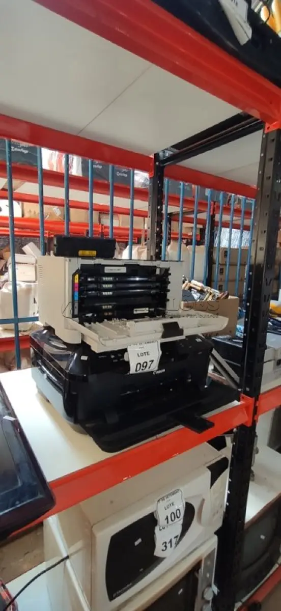 LOTE 097 - 01 IMPRESSORA MODELO MX922 MARCA CANON E 01 IMPRESSORA MODELO C410W MARCA SAMSUNG. (NO ESTADO) ATENÇÃO! FAZER A VISITAÇÃO ANTES DE ARREMATAR, NÃO SABEMOS SE FUNCIONA, LEILÃO NÃO TEM GARANTIA E NEM DEVOLUÇÃO, SUJEITO A POSSÍVEIS AVARIAS VISÍVEIS/OCULTAS E/OU AUSÊNCIA DE COMPONENTES.