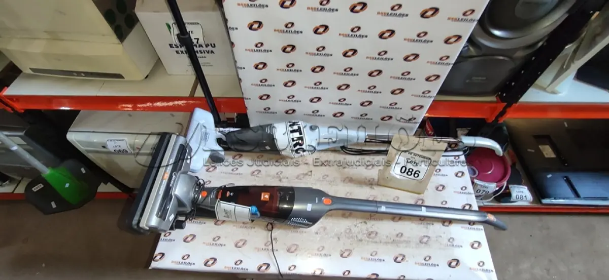 LOTE 086 - 02 ASPIRADORES DE PÓ MARCAS BLACK DECKER E MIDEA. (NO ESTADO) ATENÇÃO! FAZER A VISITAÇÃO ANTES DE ARREMATAR, NÃO SABEMOS SE FUNCIONA, LEILÃO NÃO TEM GARANTIA E NEM DEVOLUÇÃO, SUJEITO A POSSÍVEIS AVARIAS VISÍVEIS/OCULTAS E/OU AUSÊNCIA DE COMPONENTES.