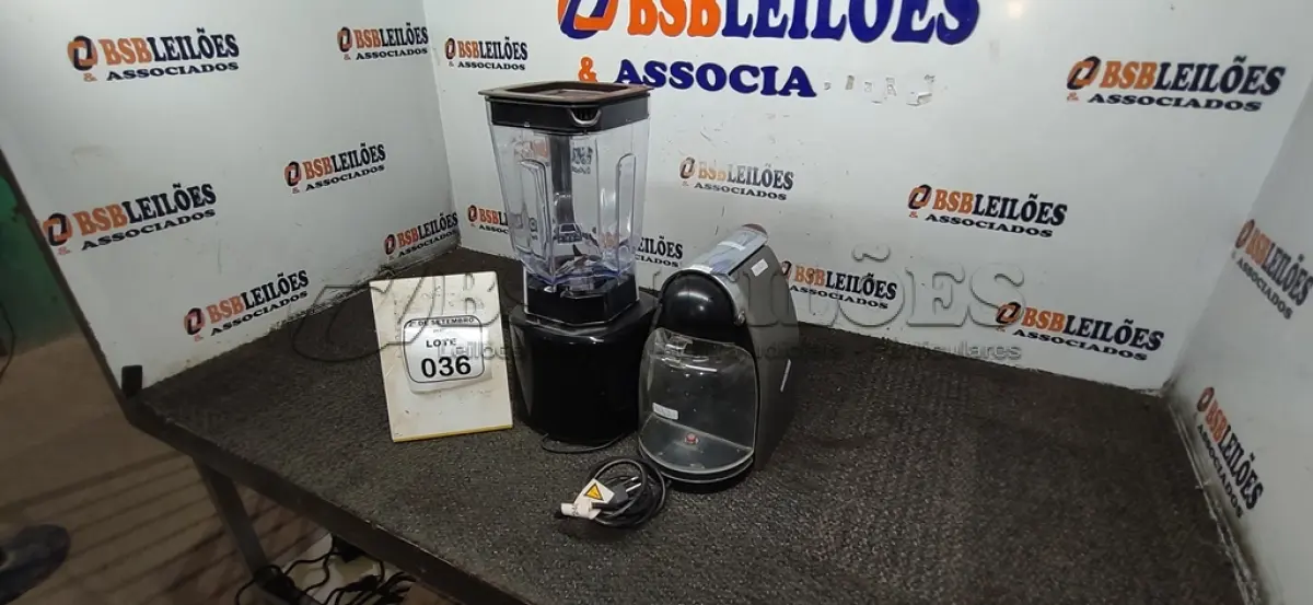 LOTE 036 - 01 LIQUIDIFICADOR MARCA OSTER E 01 CAFETEIRA. (NO ESTADO) ATENÇÃO! FAZER A VISITAÇÃO ANTES DE ARREMATAR, NÃO SABEMOS SE FUNCIONA, LEILÃO NÃO TEM GARANTIA E NEM DEVOLUÇÃO, SUJEITO A POSSÍVEIS AVARIAS VISÍVEIS/OCULTAS E/OU AUSÊNCIA DE COMPONENTES.