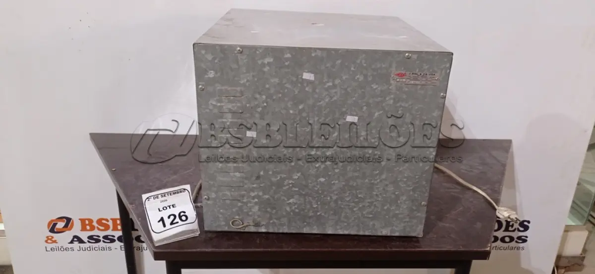 LOTE 126 - 01 FORNO ELÉTRICO MODELO CRYSTAL 175 MARCA LAYER. (NO ESTADO) ATENÇÃO! FAZER A VISITAÇÃO ANTES DE ARREMATAR, NÃO SABEMOS SE FUNCIONA, LEILÃO NÃO TEM GARANTIA E NEM DEVOLUÇÃO, SUJEITO A POSSÍVEIS AVARIAS VISÍVEIS/OCULTAS E/OU AUSÊNCIA DE COMPONENTES.