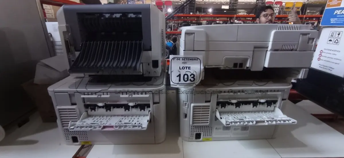 LOTE 103 - 03 IMPRESSORAS E 05 CARTUCHOS DE MARCAS E MODELOS DIVERSOS. (NO ESTADO) ATENÇÃO! FAZER A VISITAÇÃO ANTES DE ARREMATAR, NÃO SABEMOS SE FUNCIONA, LEILÃO NÃO TEM GARANTIA E NEM DEVOLUÇÃO, SUJEITO A POSSÍVEIS AVARIAS VISÍVEIS/OCULTAS E/OU AUSÊNCIA DE COMPONENTES.