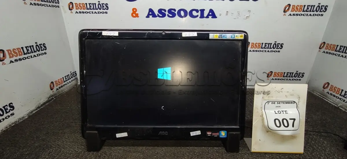 LOTE 007 - 01 COMPUTADOR ALL IN ONE MARCA AOC. (NO ESTADO) ATENÇÃO! FAZER A VISITAÇÃO ANTES DE ARREMATAR, NÃO SABEMOS SE FUNCIONA, LEILÃO NÃO TEM GARANTIA E NEM DEVOLUÇÃO, SUJEITO A POSSÍVEIS AVARIAS VISÍVEIS/OCULTAS E/OU AUSÊNCIA DE COMPONENTES.