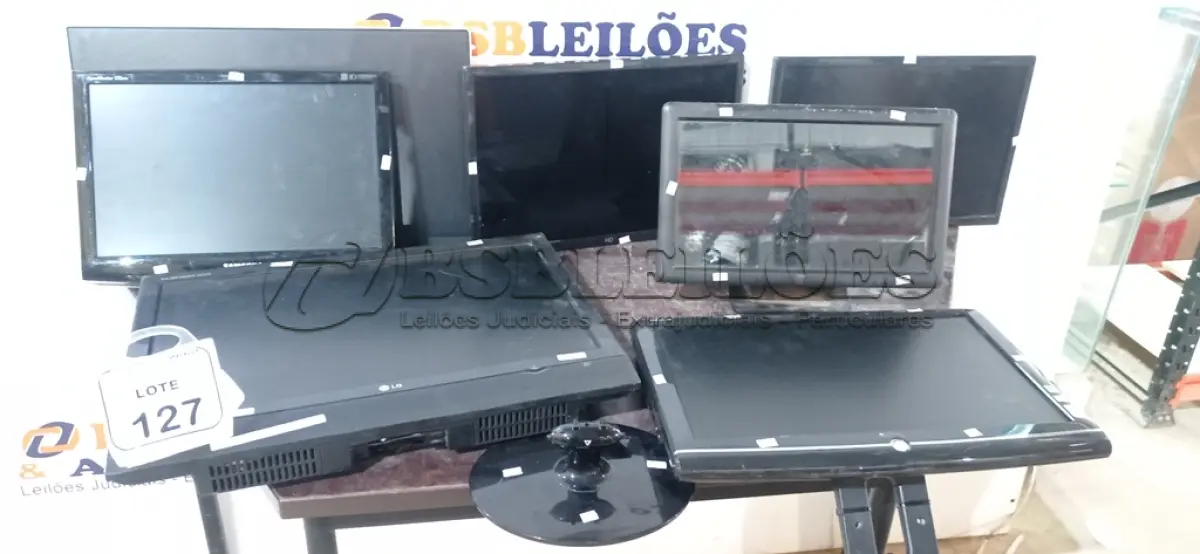 LOTE 127 - 07 MONITORES DE MARCAS E MODELOS DIVERSOS. (NO ESTADO) ATENÇÃO! FAZER A VISITAÇÃO ANTES DE ARREMATAR, NÃO SABEMOS SE FUNCIONA, LEILÃO NÃO TEM GARANTIA E NEM DEVOLUÇÃO, SUJEITO A POSSÍVEIS AVARIAS VISÍVEIS/OCULTAS E/OU AUSÊNCIA DE COMPONENTES.