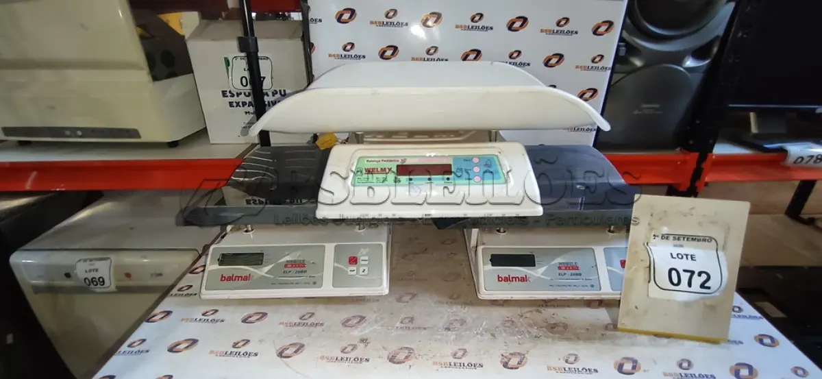 LOTE 072 - 03 BALANÇAS PEDIÁTRICAS DE MARCAS E MODELOS DIVERSOS. (NO ESTADO) ATENÇÃO! FAZER A VISITAÇÃO ANTES DE ARREMATAR, NÃO SABEMOS SE FUNCIONA, LEILÃO NÃO TEM GARANTIA E NEM DEVOLUÇÃO, SUJEITO A POSSÍVEIS AVARIAS VISÍVEIS/OCULTAS E/OU AUSÊNCIA DE COMPONENTES.