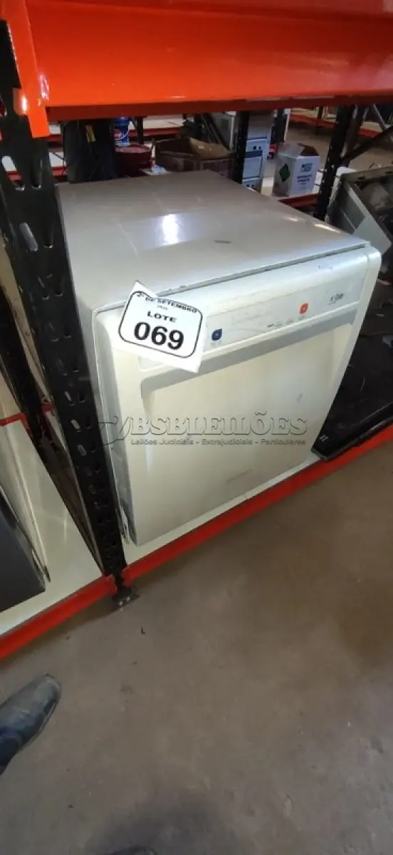 LOTE 069 - 01 LAVA LOUÇA MARCA BRSTEMP. (NO ESTADO) ATENÇÃO! FAZER A VISITAÇÃO ANTES DE ARREMATAR, NÃO SABEMOS SE FUNCIONA, LEILÃO NÃO TEM GARANTIA E NEM DEVOLUÇÃO, SUJEITO A POSSÍVEIS AVARIAS VISÍVEIS/OCULTAS E/OU AUSÊNCIA DE COMPONENTES.
