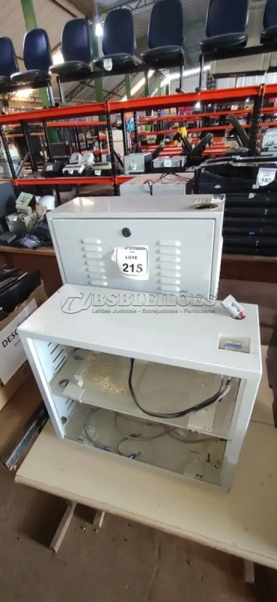 LOTE 215