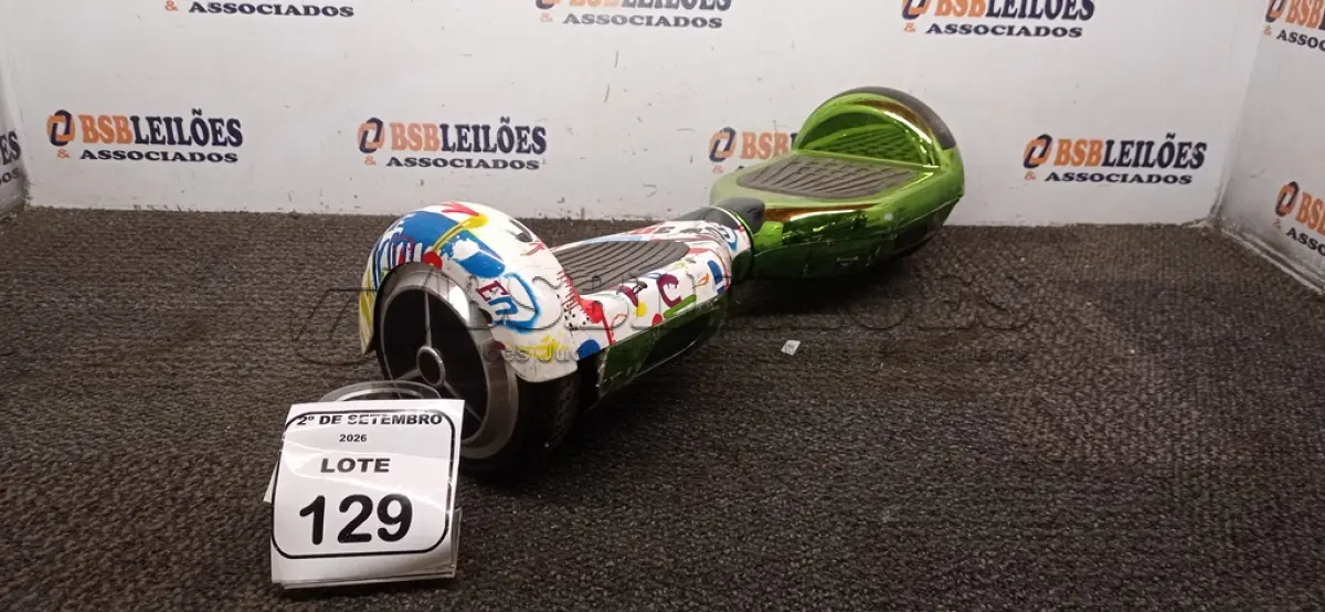 LOTE 129 - 01 HOVERBOARD SEM CARREGADOR. (NO ESTADO) ATENÇÃO! FAZER A VISITAÇÃO ANTES DE ARREMATAR, NÃO SABEMOS SE FUNCIONA, LEILÃO NÃO TEM GARANTIA E NEM DEVOLUÇÃO, SUJEITO A POSSÍVEIS AVARIAS VISÍVEIS/OCULTAS E/OU AUSÊNCIA DE COMPONENTES.