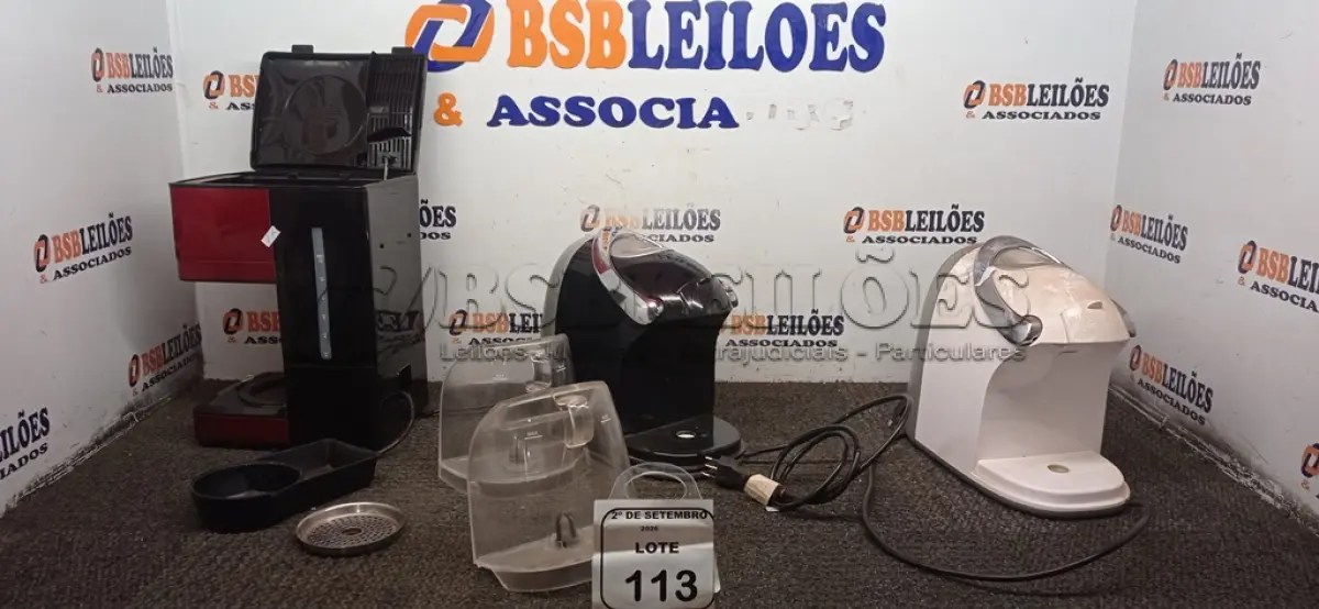 LOTE 113 - 03 CAFETEIRAS DE MARCAS E MODELOS DIVERSOS. (NO ESTADO) ATENÇÃO! FAZER A VISITAÇÃO ANTES DE ARREMATAR, NÃO SABEMOS SE FUNCIONA, LEILÃO NÃO TEM GARANTIA E NEM DEVOLUÇÃO, SUJEITO A POSSÍVEIS AVARIAS VISÍVEIS/OCULTAS E/OU AUSÊNCIA DE COMPONENTES.