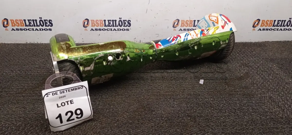 LOTE 129 - 01 HOVERBOARD SEM CARREGADOR. (NO ESTADO) ATENÇÃO! FAZER A VISITAÇÃO ANTES DE ARREMATAR, NÃO SABEMOS SE FUNCIONA, LEILÃO NÃO TEM GARANTIA E NEM DEVOLUÇÃO, SUJEITO A POSSÍVEIS AVARIAS VISÍVEIS/OCULTAS E/OU AUSÊNCIA DE COMPONENTES.