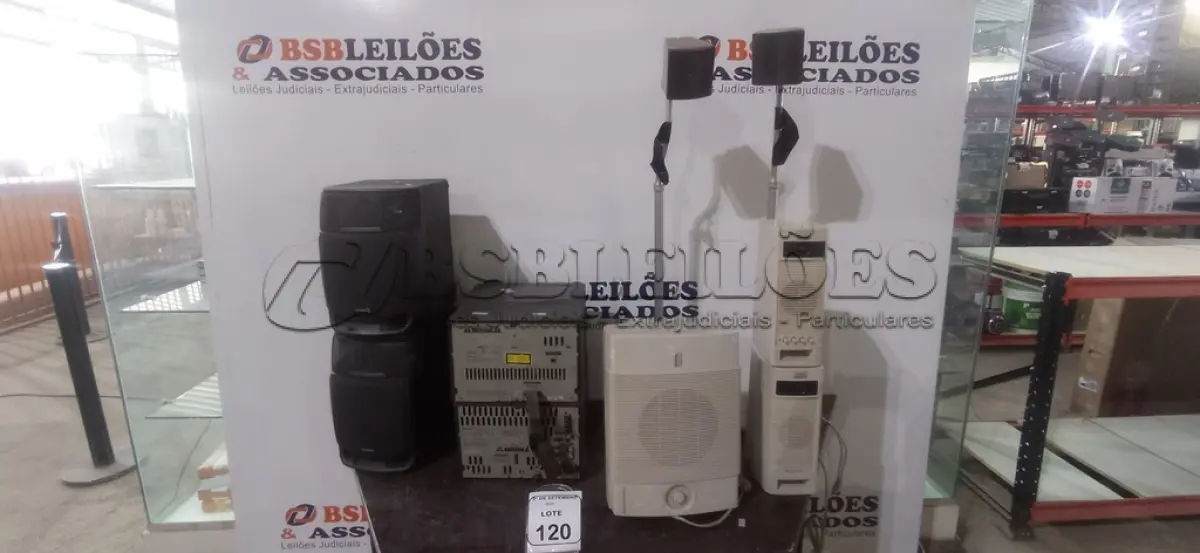 LOTE 120 - 01 APARELHO DE SOM MODELO FD-N036 COM 02 CAIXAS MARCA AIWA, 01 POWERED SUBWOOFER COM 02 CAIXAS MULTIMIDIA MARCA ALTEC LANSING E 02 CAIXAS DE SOM MODELO SS-TS300. (NO ESTADO) ATENÇÃO! FAZER A VISITAÇÃO ANTES DE ARREMATAR, NÃO SABEMOS SE FUNCIONA, LEILÃO NÃO TEM GARANTIA E NEM DEVOLUÇÃO, SUJEITO A POSSÍVEIS AVARIAS VISÍVEIS/OCULTAS E/OU AUSÊNCIA DE COMPONENTES.