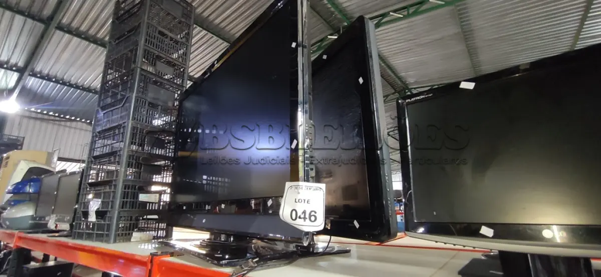 LOTE 046 - 01 TV 42’’ MARCA LG E 01 TV 40’’ MARCA PHILIPS. (NO ESTADO) ATENÇÃO! FAZER A VISITAÇÃO ANTES DE ARREMATAR, NÃO SABEMOS SE FUNCIONA, LEILÃO NÃO TEM GARANTIA E NEM DEVOLUÇÃO, SUJEITO A POSSÍVEIS AVARIAS VISÍVEIS/OCULTAS E/OU AUSÊNCIA DE COMPONENTES.