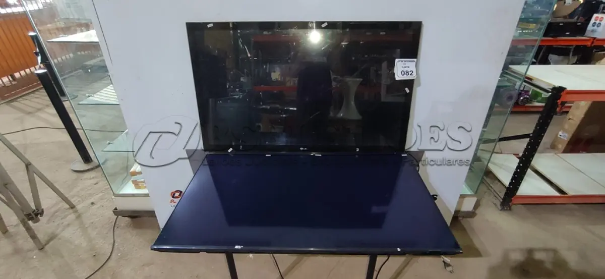 LOTE 082 - 01 TV 50’’ MARCA SAMSUNG E 01 TV 49’’ MARCA LG. (NO ESTADO) ATENÇÃO! FAZER A VISITAÇÃO ANTES DE ARREMATAR, NÃO SABEMOS SE FUNCIONA, LEILÃO NÃO TEM GARANTIA E NEM DEVOLUÇÃO, SUJEITO A POSSÍVEIS AVARIAS VISÍVEIS/OCULTAS E/OU AUSÊNCIA DE COMPONENTES.