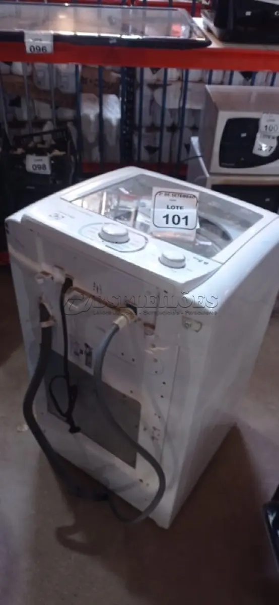 LOTE 101 - 01 MÁQUINA DE LAVAR 8,5KG 220V MARCA ELECTROLUX. (NO ESTADO) ATENÇÃO! FAZER A VISITAÇÃO ANTES DE ARREMATAR, NÃO SABEMOS SE FUNCIONA, LEILÃO NÃO TEM GARANTIA E NEM DEVOLUÇÃO, SUJEITO A POSSÍVEIS AVARIAS VISÍVEIS/OCULTAS E/OU AUSÊNCIA DE COMPONENTES.