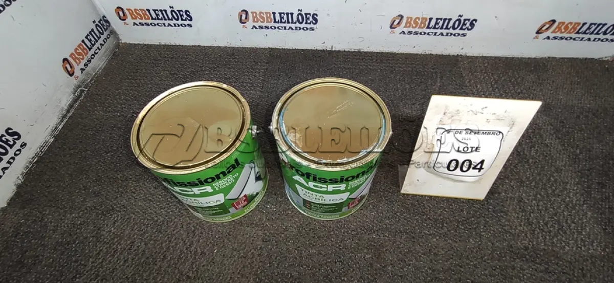 LOTE 004 - 02 LATAS DE TINTA ACRÍLICA DE 3,6L NA COR LUAR DO SERTÃO MARCA PROFISSIONAL ACR. (NO ESTADO) ATENÇÃO! FAZER A VISITAÇÃO ANTES DE ARREMATAR, NÃO SABEMOS SE FUNCIONA, LEILÃO NÃO TEM GARANTIA E NEM DEVOLUÇÃO, SUJEITO A POSSÍVEIS AVARIAS VISÍVEIS/OCULTAS E/OU AUSÊNCIA DE COMPONENTES.