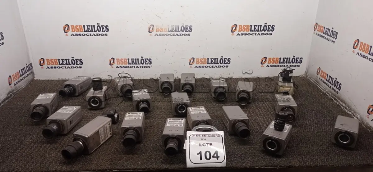 LOTE 104 - 01 LOTE COM VÁRIAS CÂMERAS DE SEGURANÇA MODELO SCC-131A MARCA SAMSUNG. (NO ESTADO) ATENÇÃO! FAZER A VISITAÇÃO ANTES DE ARREMATAR, NÃO SABEMOS SE FUNCIONA, LEILÃO NÃO TEM GARANTIA E NEM DEVOLUÇÃO, SUJEITO A POSSÍVEIS AVARIAS VISÍVEIS/OCULTAS E/OU AUSÊNCIA DE COMPONENTES.