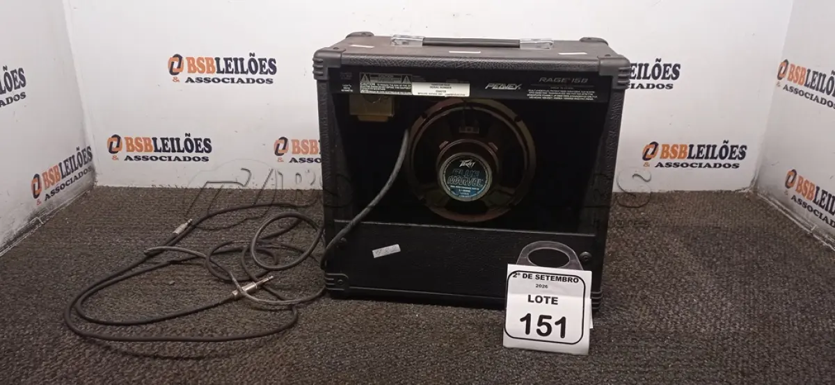 LOTE 151 - 01 CAIXA AMPLIFICADORA MODELO RAGE 158 MARCA PEAVEY 110V. (NO ESTADO) ATENÇÃO! FAZER A VISITAÇÃO ANTES DE ARREMATAR, NÃO SABEMOS SE FUNCIONA, LEILÃO NÃO TEM GARANTIA E NEM DEVOLUÇÃO, SUJEITO A POSSÍVEIS AVARIAS VISÍVEIS/OCULTAS E/OU AUSÊNCIA DE COMPONENTES.
