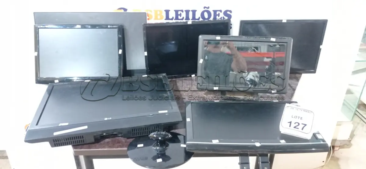 LOTE 127 - 07 MONITORES DE MARCAS E MODELOS DIVERSOS. (NO ESTADO) ATENÇÃO! FAZER A VISITAÇÃO ANTES DE ARREMATAR, NÃO SABEMOS SE FUNCIONA, LEILÃO NÃO TEM GARANTIA E NEM DEVOLUÇÃO, SUJEITO A POSSÍVEIS AVARIAS VISÍVEIS/OCULTAS E/OU AUSÊNCIA DE COMPONENTES.