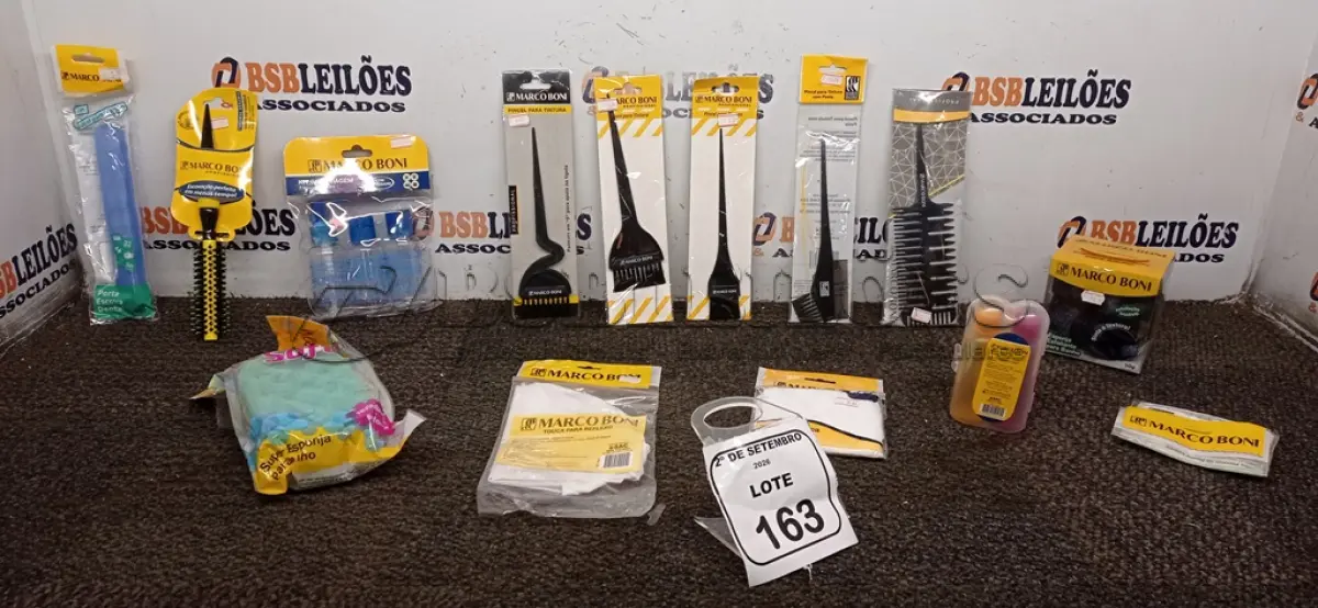 LOTE 163 - 01 LOTE COM UTENSÍLIOS DE HIGIENE E CUIDADOS PESSOAIS DIVERSOS. (NO ESTADO) ATENÇÃO! FAZER A VISITAÇÃO ANTES DE ARREMATAR, NÃO SABEMOS SE FUNCIONA, LEILÃO NÃO TEM GARANTIA E NEM DEVOLUÇÃO, SUJEITO A POSSÍVEIS AVARIAS VISÍVEIS/OCULTAS E/OU AUSÊNCIA DE COMPONENTES.