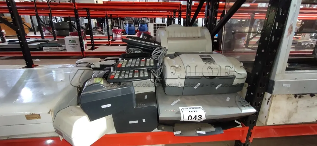 LOTE 043 - 01 LOTE COM VÁRIAS IMPRESSORAS, SCANNERS E CALCULADORAS DE MARCAS E MODELOS DIVERSOS. (NO ESTADO) ATENÇÃO! FAZER A VISITAÇÃO ANTES DE ARREMATAR, NÃO SABEMOS SE FUNCIONA, LEILÃO NÃO TEM GARANTIA E NEM DEVOLUÇÃO, SUJEITO A POSSÍVEIS AVARIAS VISÍVEIS/OCULTAS E/OU AUSÊNCIA DE COMPONENTES.