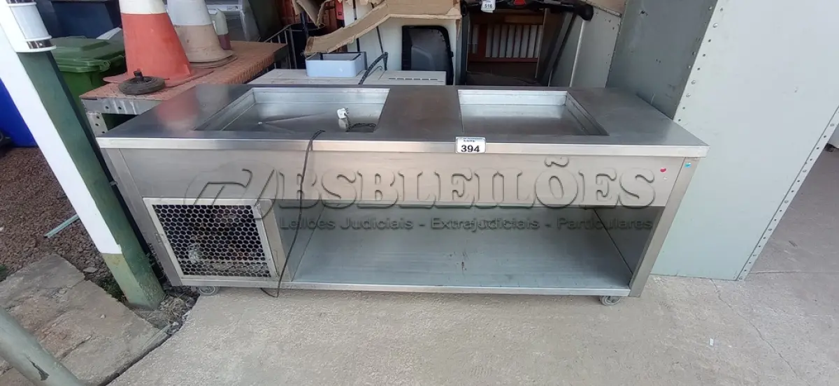 01 BALCÃO REFRIGERADO EM INOX COM 02 CUBAS