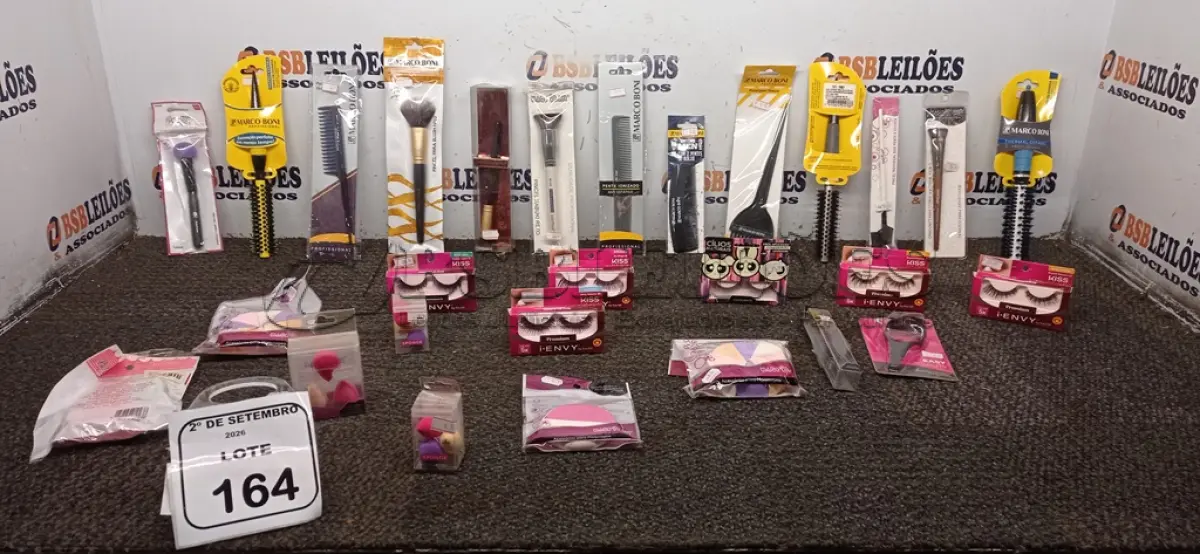LOTE 164 - 01 LOTE COM UTENSÍLIOS DE HIGIENE E CUIDADOS PESSOAIS DIVERSOS. (NO ESTADO) ATENÇÃO! FAZER A VISITAÇÃO ANTES DE ARREMATAR, NÃO SABEMOS SE FUNCIONA, LEILÃO NÃO TEM GARANTIA E NEM DEVOLUÇÃO, SUJEITO A POSSÍVEIS AVARIAS VISÍVEIS/OCULTAS E/OU AUSÊNCIA DE COMPONENTES.