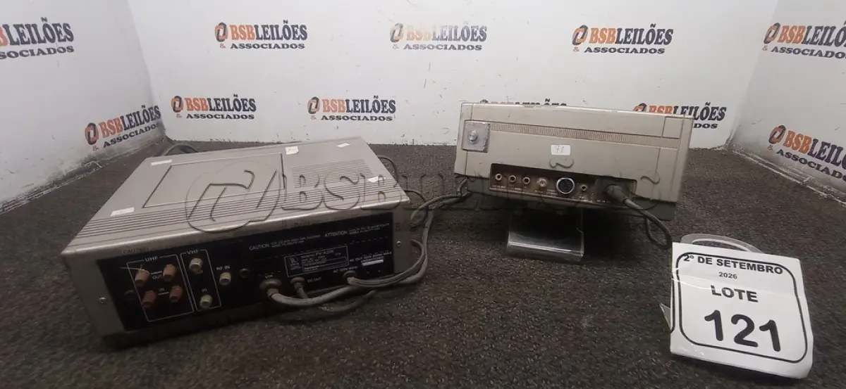 LOTE 121 - 01 SINTONIZADOR E TEMPORIZADOR MARCA PANASONIC E 01 GRAVADOR DE VÍDEO CASSETE MARCA PANASONIC. (NO ESTADO) ATENÇÃO! FAZER A VISITAÇÃO ANTES DE ARREMATAR, NÃO SABEMOS SE FUNCIONA, LEILÃO NÃO TEM GARANTIA E NEM DEVOLUÇÃO, SUJEITO A POSSÍVEIS AVARIAS VISÍVEIS/OCULTAS E/OU AUSÊNCIA DE COMPONENTES.