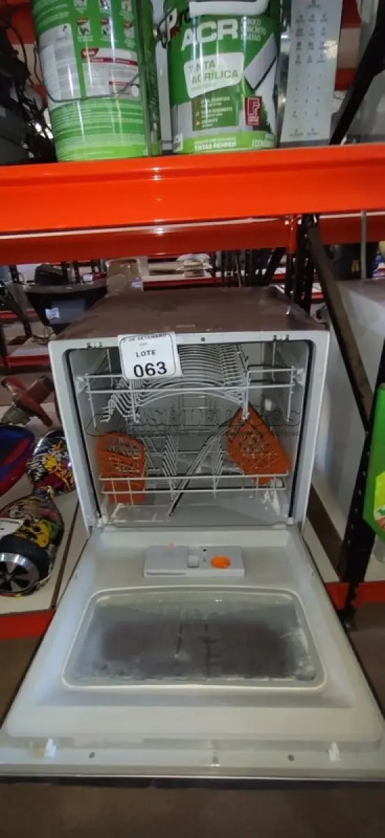 LOTE 063 - 01 LAVA LOUÇA MARCA BRASTEMP. (NO ESTADO) ATENÇÃO! FAZER A VISITAÇÃO ANTES DE ARREMATAR, NÃO SABEMOS SE FUNCIONA, LEILÃO NÃO TEM GARANTIA E NEM DEVOLUÇÃO, SUJEITO A POSSÍVEIS AVARIAS VISÍVEIS/OCULTAS E/OU AUSÊNCIA DE COMPONENTES.