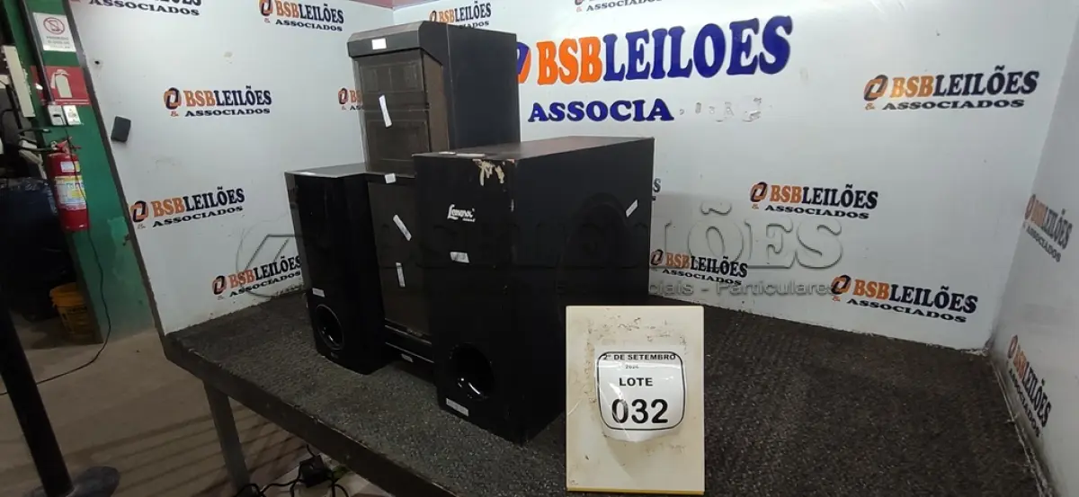 LOTE 032 - 01 CAIXA ACÚSTICA MARCA SHARP E 02 CAIXAS SUBWOOFER MARCAS LG E LENOXX. (NO ESTADO) ATENÇÃO! FAZER A VISITAÇÃO ANTES DE ARREMATAR, NÃO SABEMOS SE FUNCIONA, LEILÃO NÃO TEM GARANTIA E NEM DEVOLUÇÃO, SUJEITO A POSSÍVEIS AVARIAS VISÍVEIS/OCULTAS E/OU AUSÊNCIA DE COMPONENTES.