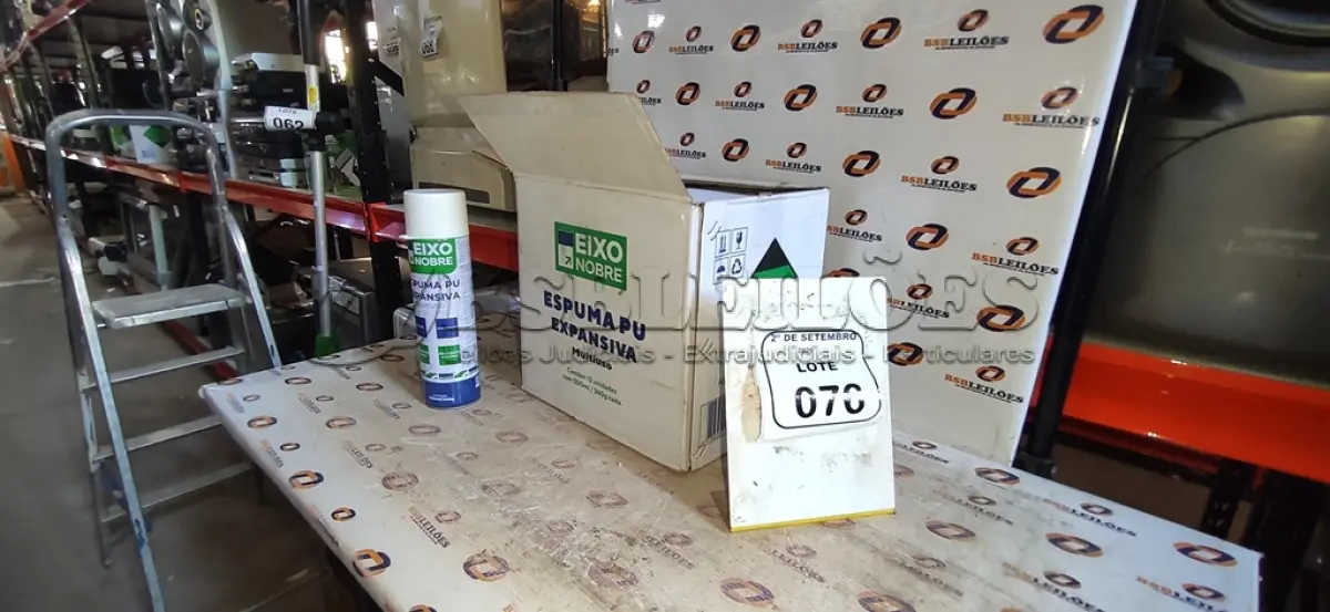 LOTE 076 - 12 UNIDADES DE ESPUMA PU EXPANSIVA COM 500ML CADA MARCA EIXO NOBRE. (NO ESTADO) ATENÇÃO! FAZER A VISITAÇÃO ANTES DE ARREMATAR, NÃO SABEMOS SE FUNCIONA, LEILÃO NÃO TEM GARANTIA E NEM DEVOLUÇÃO, SUJEITO A POSSÍVEIS AVARIAS VISÍVEIS/OCULTAS E/OU AUSÊNCIA DE COMPONENTES.