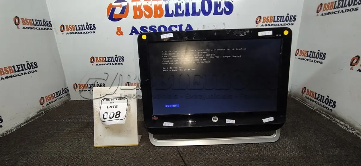 LOTE 008 - 01 COMPUTADOR ALL IN ONE MARCA AOC. (NO ESTADO) ATENÇÃO! FAZER A VISITAÇÃO ANTES DE ARREMATAR, NÃO SABEMOS SE FUNCIONA, LEILÃO NÃO TEM GARANTIA E NEM DEVOLUÇÃO, SUJEITO A POSSÍVEIS AVARIAS VISÍVEIS/OCULTAS E/OU AUSÊNCIA DE COMPONENTES.