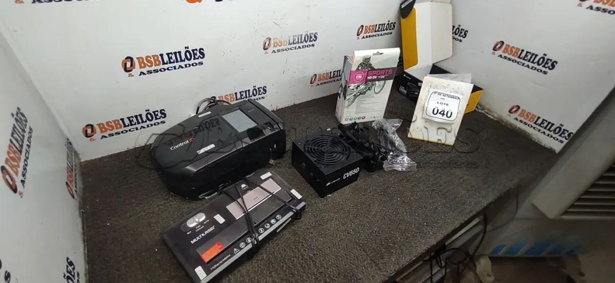 LOTE 040 - 01 FONTE ALIMENTAÇÃO MODELO CV650 MARCA CORSAIR, 01 MINI CÂMERA DE ESPORTES HD DV, 01 RELÓGIO DE PONTO E 01 FRAGMENTADORA DE PAPEL. (NO ESTADO) ATENÇÃO! FAZER A VISITAÇÃO ANTES DE ARREMATAR, NÃO SABEMOS SE FUNCIONA, LEILÃO NÃO TEM GARANTIA E NEM DEVOLUÇÃO, SUJEITO A POSSÍVEIS AVARIAS VISÍVEIS/OCULTAS E/OU AUSÊNCIA DE COMPONENTES.