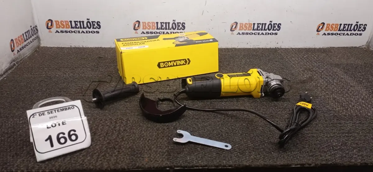 LOTE 166 - 01 ESMERILHADEIRA ANGULAR 220V. (NO ESTADO) ATENÇÃO! FAZER A VISITAÇÃO ANTES DE ARREMATAR, NÃO SABEMOS SE FUNCIONA, LEILÃO NÃO TEM GARANTIA E NEM DEVOLUÇÃO, SUJEITO A POSSÍVEIS AVARIAS VISÍVEIS/OCULTAS E/OU AUSÊNCIA DE COMPONENTES.