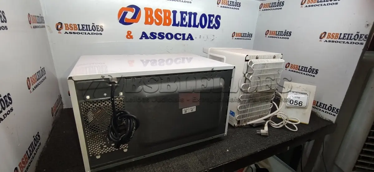 LOTE 056 - 01 MICRO-ONDAS MARCA PANASONIC E 01 PURIFICADOR DE ÁGUA MARCA EVEREST. (NO ESTADO) ATENÇÃO! FAZER A VISITAÇÃO ANTES DE ARREMATAR, NÃO SABEMOS SE FUNCIONA, LEILÃO NÃO TEM GARANTIA E NEM DEVOLUÇÃO, SUJEITO A POSSÍVEIS AVARIAS VISÍVEIS/OCULTAS E/OU AUSÊNCIA DE COMPONENTES.